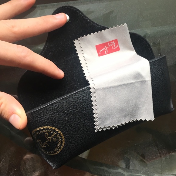 ❗️Black Ray Ban Case - Picture 2 of 2